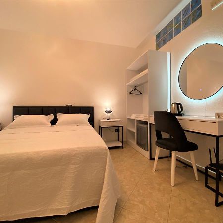 The White Corner Apartment Durrës Exterior foto