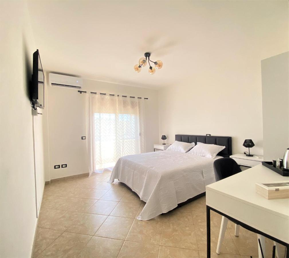 The White Corner Apartment Durrës Exterior foto