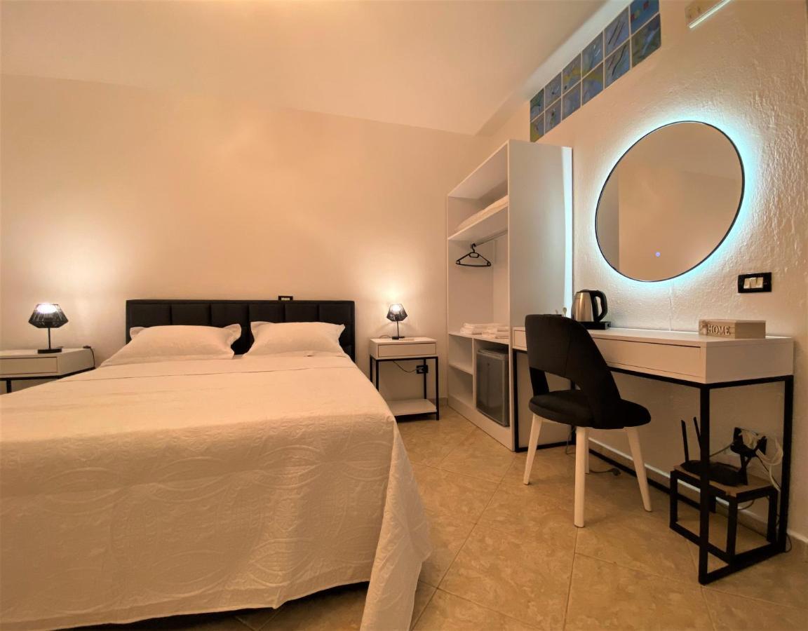 The White Corner Apartment Durrës Exterior foto